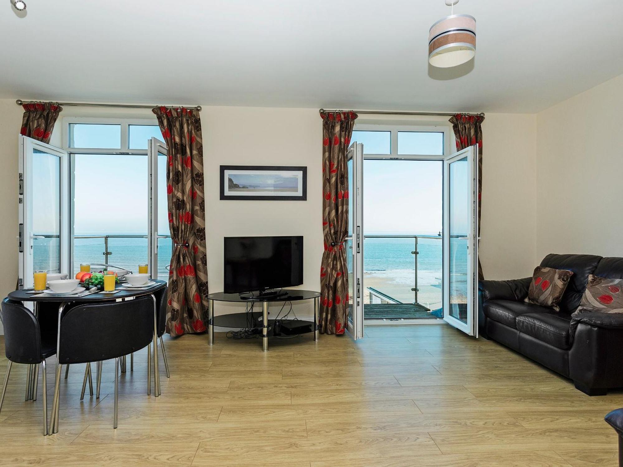 Sunny Beach Apartments Shanklin Eksteriør bilde