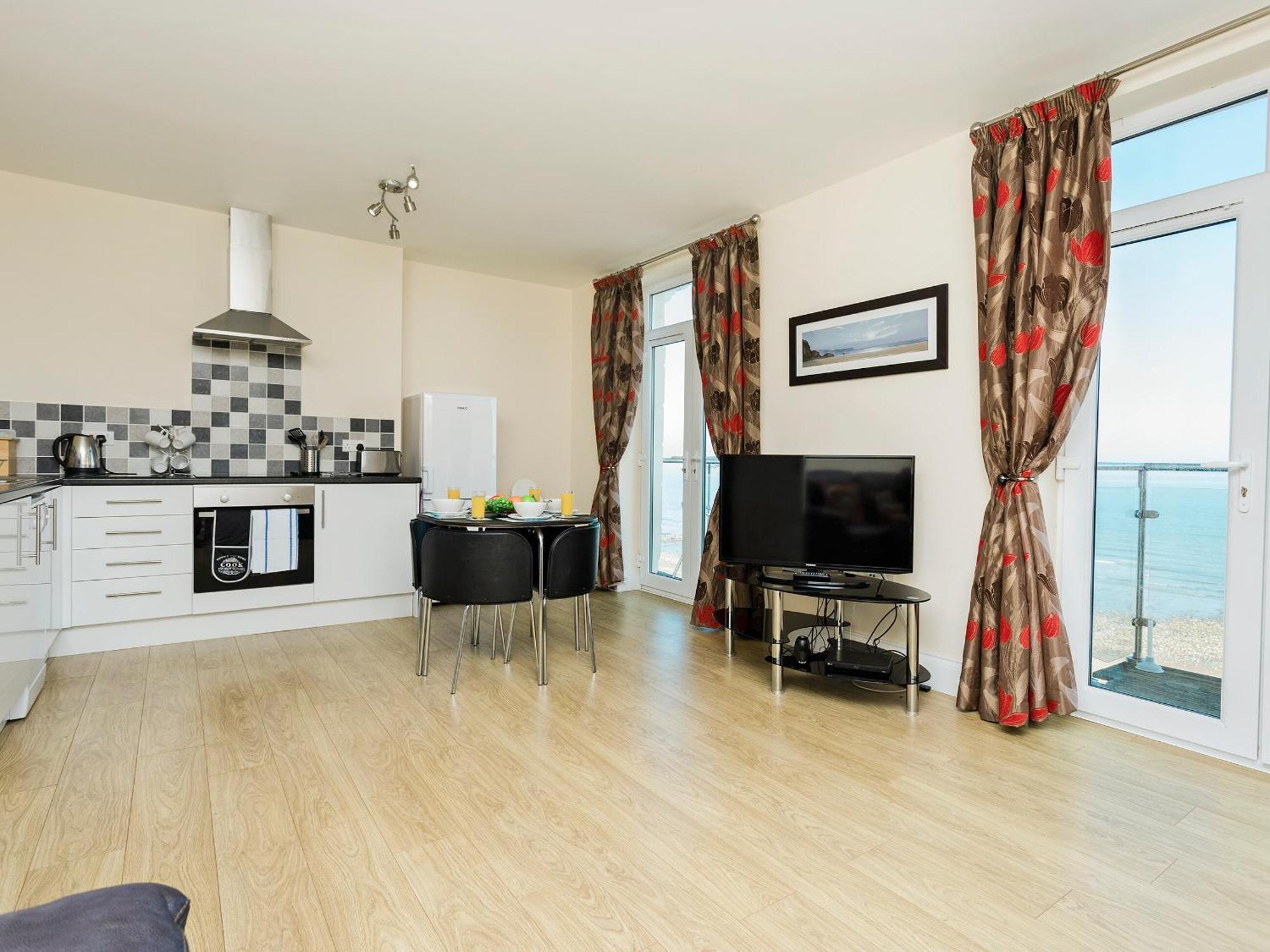Sunny Beach Apartments Shanklin Eksteriør bilde