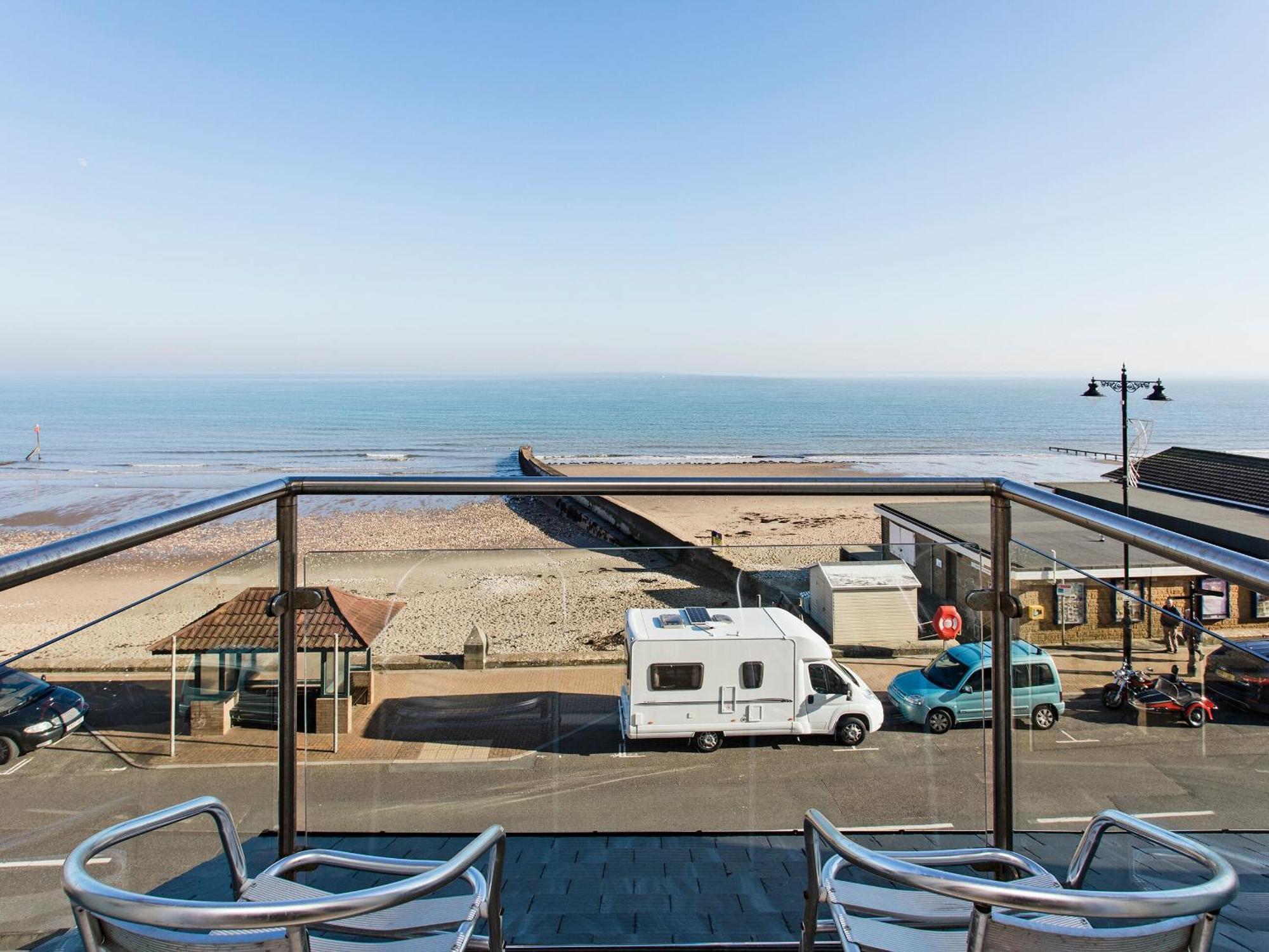 Sunny Beach Apartments Shanklin Eksteriør bilde